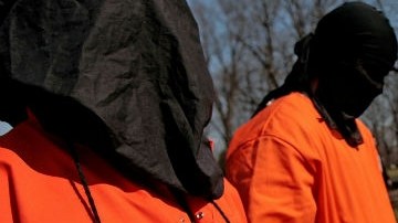 Protestas que piden el fin de prácticas de tortura.