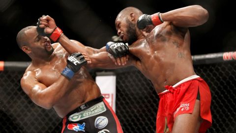 Jon "Bones" Jones ha enfrentado varios escándalos, referente a adicciones.