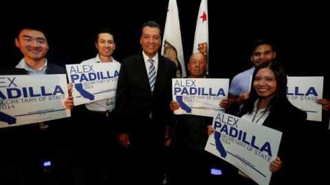 Padilla durante la elección de noviembre 4, 2014.