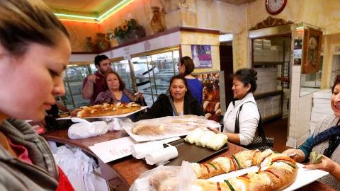 El 6 de enero marca la época del año de más ventas de esta panadería en Boyle Heights.