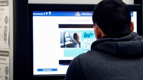 Muchos hallan dificultades para aprobar el examen con la versión digital del mismo.