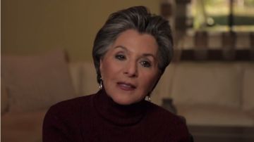 Barbara Boxer, de 74 años, anunció su retirada del Senado por medio de un video compartido en YouTube.