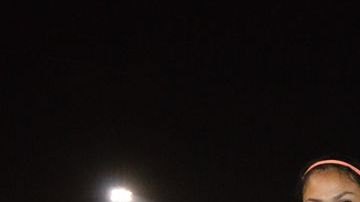 Yuli Milan (der.) y algunas jugadoras de LA Madrid se declararon listas para la Copa La Opinión.