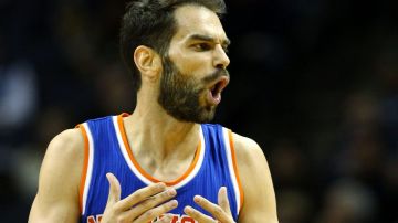 Los Knicks se aferran al base español José Manuel Calderón, entre constantes rumores sobre un posible traspaso.