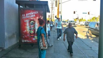 Se prohibirán los anuncios en lugares públicos a lo largo de la Ciudad.