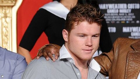 El posible rival de 'Canelo' sería Tomithy Bradley, según Bob Arum.