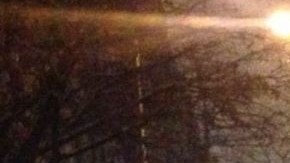 Calles desiertas al iniciar la noche en Queens.