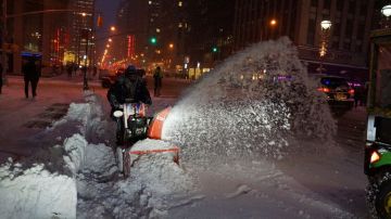 El Servicio Meteorológico Nacional  ha advertido de que un tramo de 250 millas en la región del noreste del país podría recibir hasta tres pies de nieve.