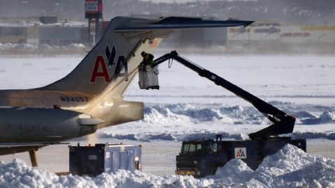 La costa este se encuentra en medio de un fuerte temporal de nieve y vientos, que ha generado la cancelación de miles de vuelos alrededor del país.
