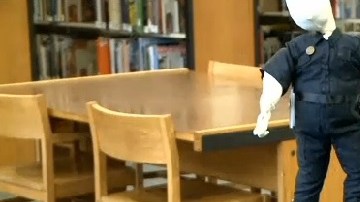 "Dollandia" es la creación de Lethia Cobbs que ahora se puede observar dentro de la Biblioteca Pública en Long Beach.