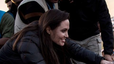 Angelina quedó devastada ante lo que vio en el campo de refugiados en Irak.
