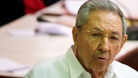 Castro dijo que el bloqueo debe cesar.