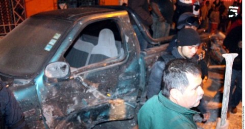 Un hombre que pasaba por el lugar fue la primera víctima fatal de la detonación.