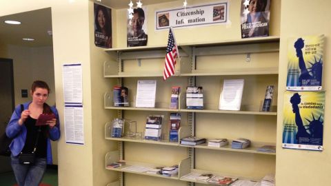 Personas interesadas pueden ir a cualquier biblioteca pública de LA a informarse sobre DAPA.