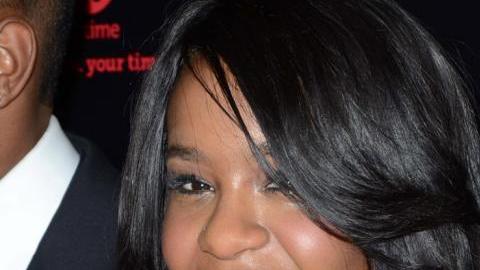Bobbi Kristina Brown, la hija de Whitney Houston, se encuentra en coma inducido.
