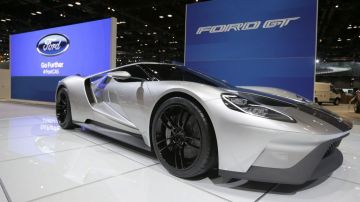 El nuevo Ford GT 2016 es exhibido en el Salón del Automóvil de Chicago.