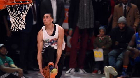 LaVine vistió una camiseta de "Su Majestad" y cumplió con las expectativas.