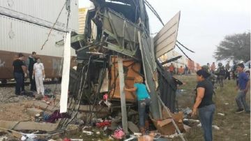 Reportan al menos 20 muertos y 22 heridos en el accidente ocurrido en Nuevo León, México