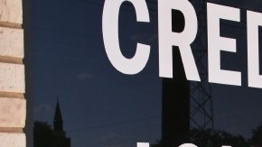 Como con cualquier préstamo, debe pagarlo o incurrirá cobros extras.