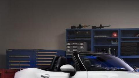 Los nuevos accesorios enfatizan el look agresivo del Mazda Miata MX-5.