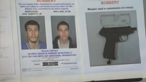 José Roberto Marroquín Jr., de 18 años y Alan Arellano, de 20 años, fueron arrestados en conexión con al menos 10 robos.