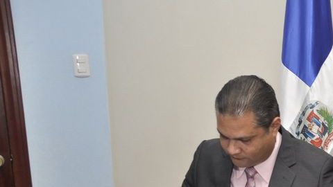 Firma del pacto entre ambas naciones.