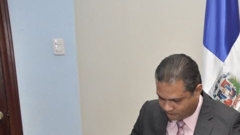 Firma del pacto entre ambas naciones.