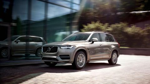 El diseño del Volvo XC90 es menos agresivo.