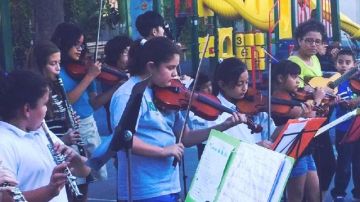 La orquesta comenzó con niños de 6 a 12 años pero actualmente tienen estudiantes de hasta 15 años.