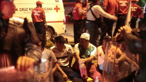 Maestros y policías se enfrentaron la noche del martes.