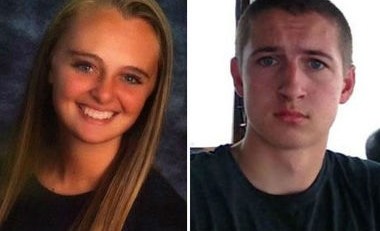 Michelle Carter, (izq.), enfrenta cargos por suepuestamente asesinar de manera involuntaria a Conrad Roy, su exnovio.