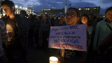El caso Ayotzinapa presente en la protesta.