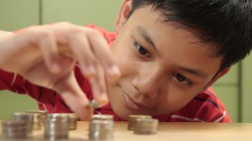 Los niños deben conocer las monedas y los billetes porque crean una sensación  tangible y matemática de lo que es el dinero