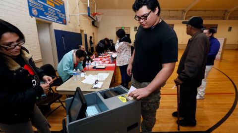 Electores en Los Ángeles decidieron sus representantes en varios distritos electorales.