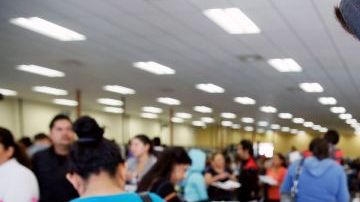 La "segunda revisión" es para quienes no pudieron aportar los documentos que se requieren para probar la identidad, bajo la AB60.