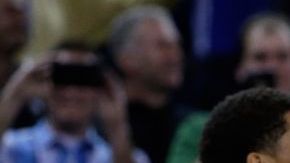 Los Clippers hicieron un buen trabajo contra Stephen Curry, quien sin embargo los dejó viendo visiones con una jugada espectacular.