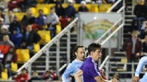 Ahora sí van en serio. El Orlando City SC y el New York City FC, las dos franquicias de expansión de la MLS, se enfrentan hoy en su primer partido de la campaña; ya lo hicieron en pretemporada, que se saldó con empate a uno.