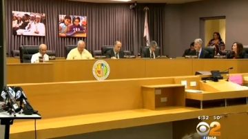 La Junta Escolar de Los Ángeles se reunirá a la 1 p.m. del martes para discutir los posibles despidos.