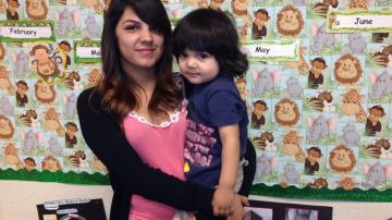 Shantell Gómez, madre soltera de 18 años, recibió una beca de $60 mil para atender a la escuela privada Mount Saint Mary, en el oeste de Los Ángeles.
