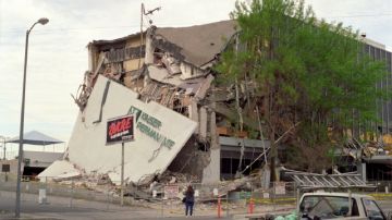 El destructor terremoto de Northridge en 1994 tuvo una magnitud de 6.7 en la escala de Richter.