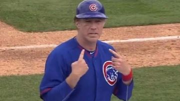 El jugador multifunción Will Ferrell enfundado en la franela de los Cubs.