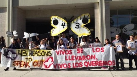 Estudiantes de la Universidad Estatal de California en Northridge han realizado marchas en el pasado, en solidaridad con Ayotzinapa.
