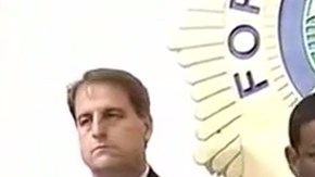 Autoridades de Fort Lauderdale informan del despido de los agentes por racismo.