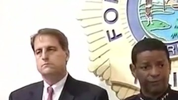 Autoridades de Fort Lauderdale informan del despido de los agentes por racismo.