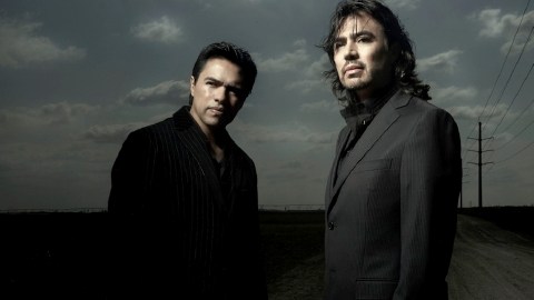 Los hermanos Gustavo y Adolfo Ángel  del grupo Los Temerarios.