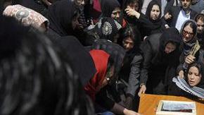 El presidente formó una comisión para investigar los hechos.