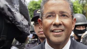La Fiscalía de El Salvador investiga al expresidente por peculado, enriquecimiento ilícito y desobediencia a terceros.