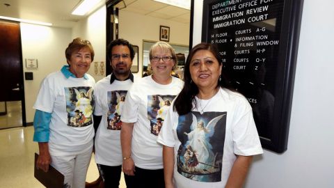 Los Angeles de la Guarda son voluntarios que colaboran para asegurar que las cortes respeten los derechos de los niños inmigrantes.