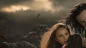 Natalie Portman y Tom Hiddleston en una escena de 'Thor: The Dark World'.