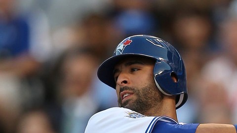 José Bautista bateó un  jonrón de dos carreras que resultó crucial para la victoria deToronto.  /GETTY IMAGES